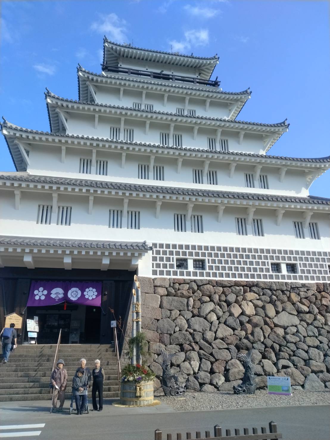 島原城前での集合写真